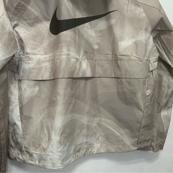 Nike Storm-Fit Running Division Flash Jacket Beige - Picture 8 of 16